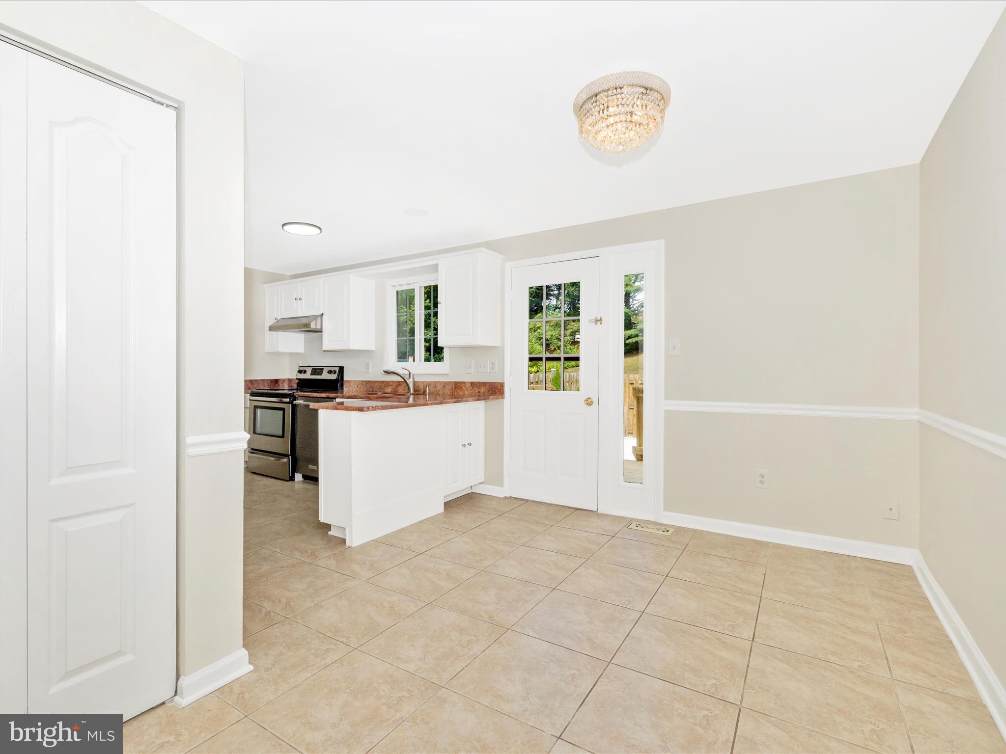 11181 CAPTAINS WALK COURT