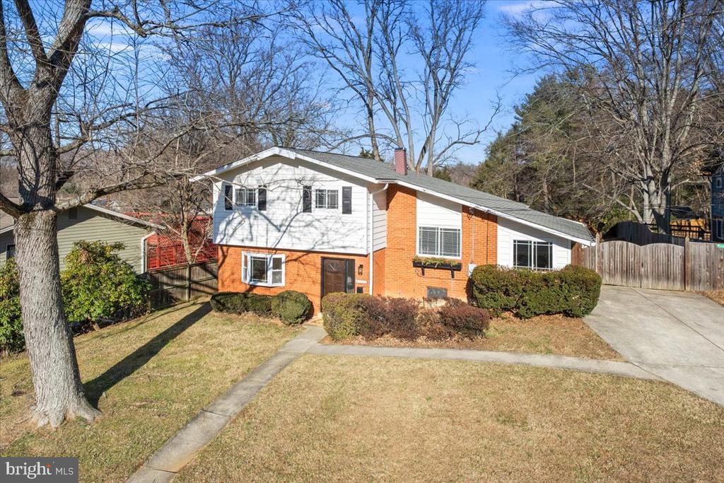 4805 ARCTIC COURT