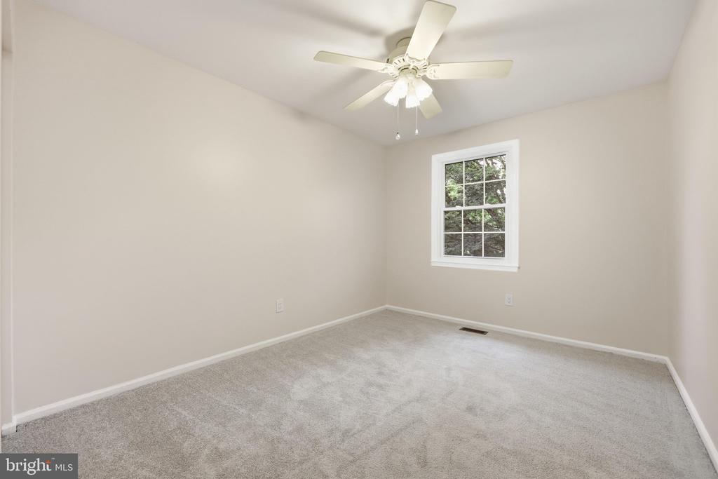 34 SPINNING WHEEL COURT