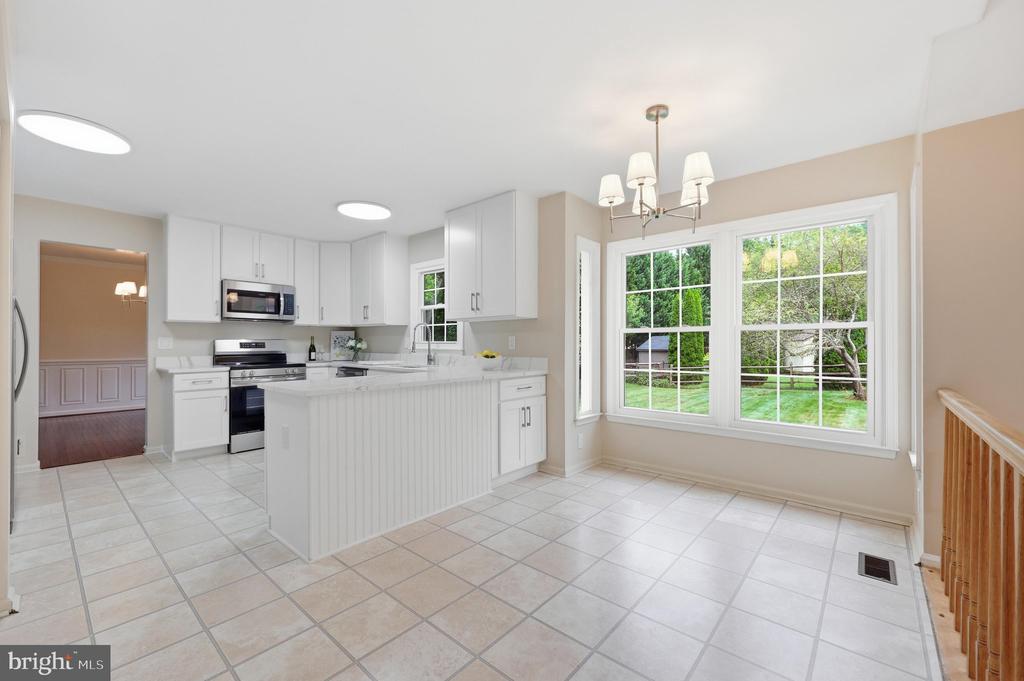 34 SPINNING WHEEL COURT