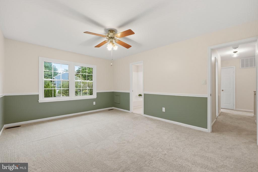 34 SPINNING WHEEL COURT