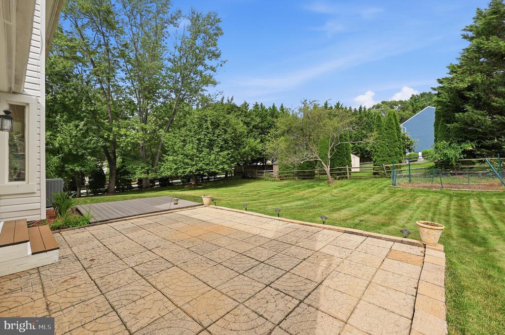 34 SPINNING WHEEL COURT