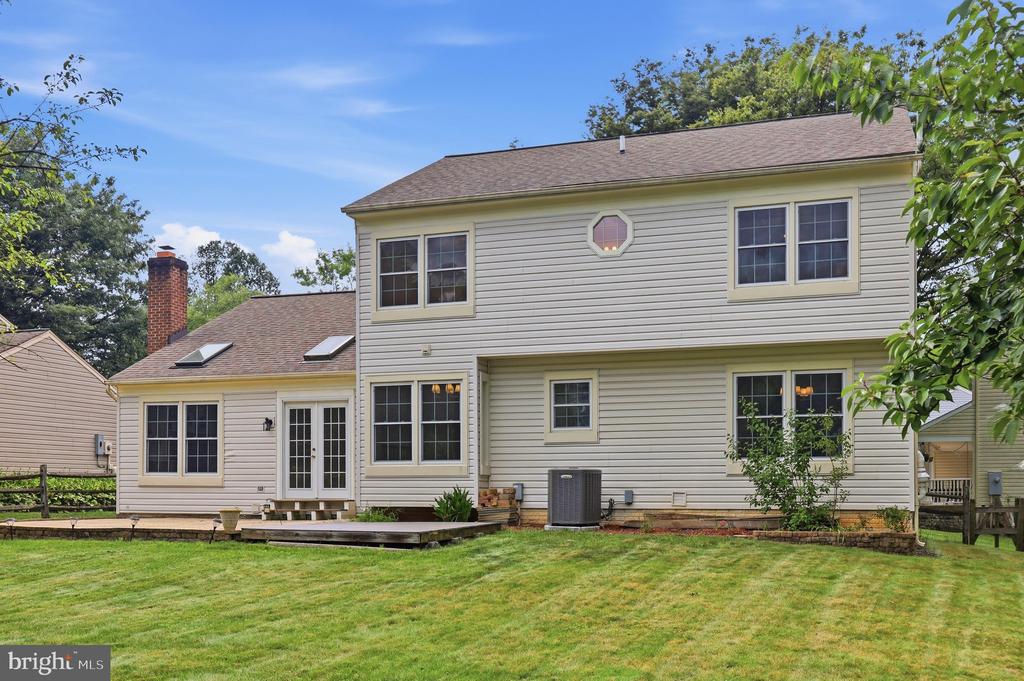 34 SPINNING WHEEL COURT