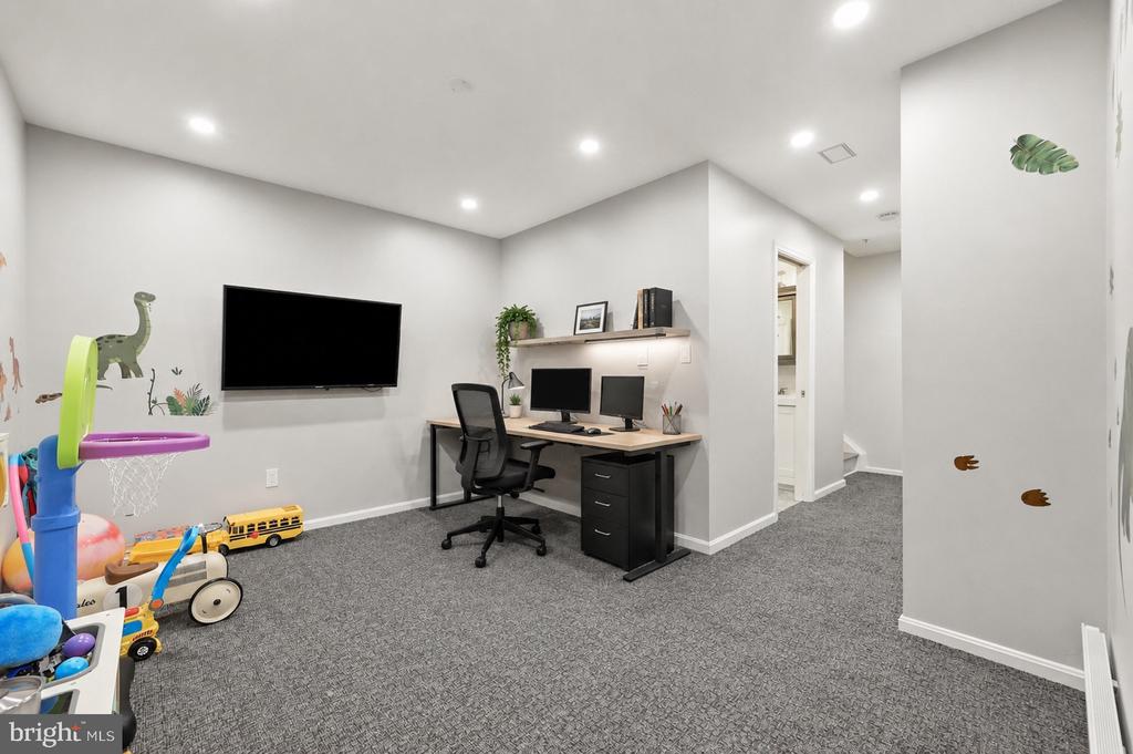 20519 GOLF COURSE DRIVE Unit: 1708