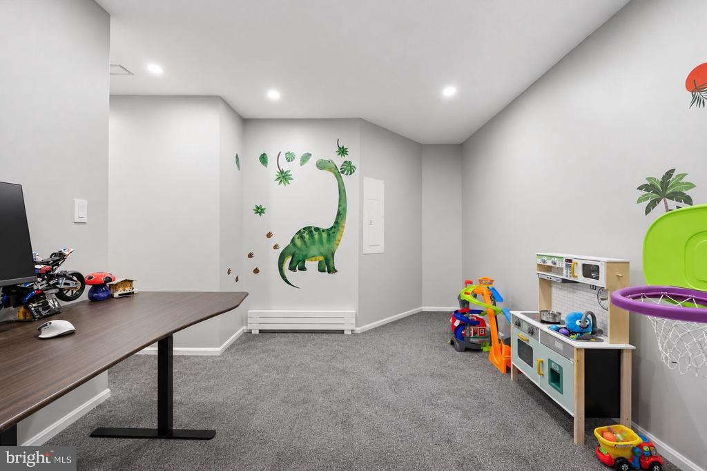 20519 GOLF COURSE DRIVE Unit: 1708