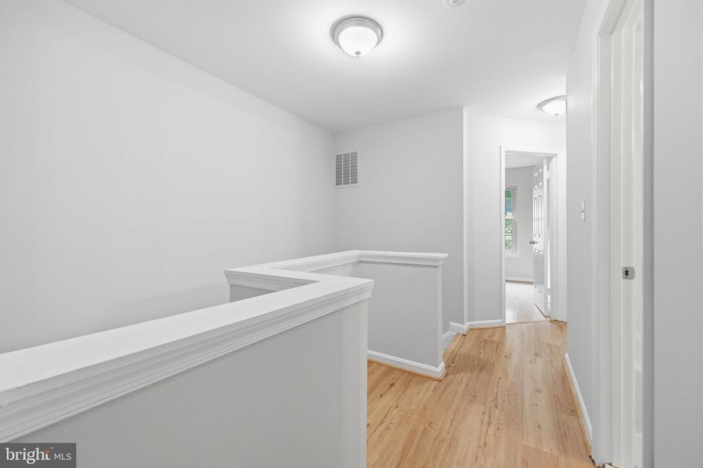 20126 SEABREEZE COURT