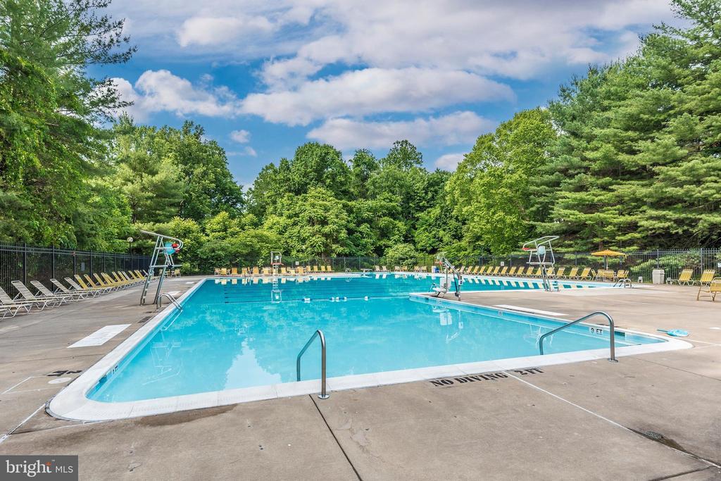 20126 SEABREEZE COURT