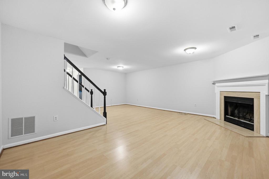20126 SEABREEZE COURT