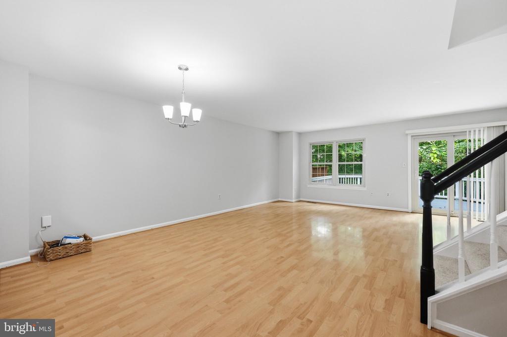 20126 SEABREEZE COURT