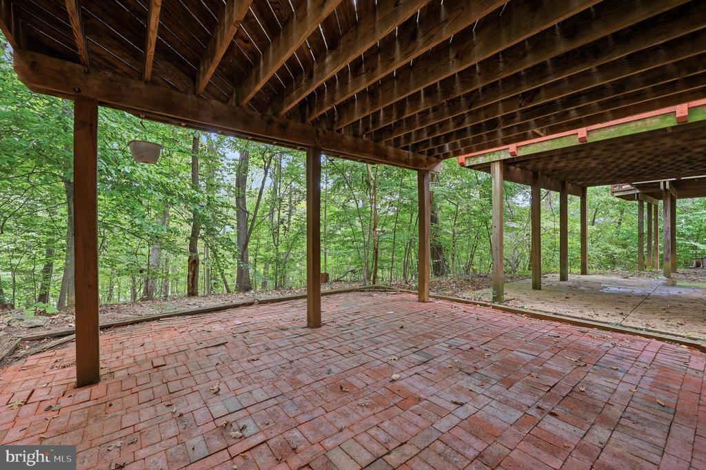 20126 SEABREEZE COURT