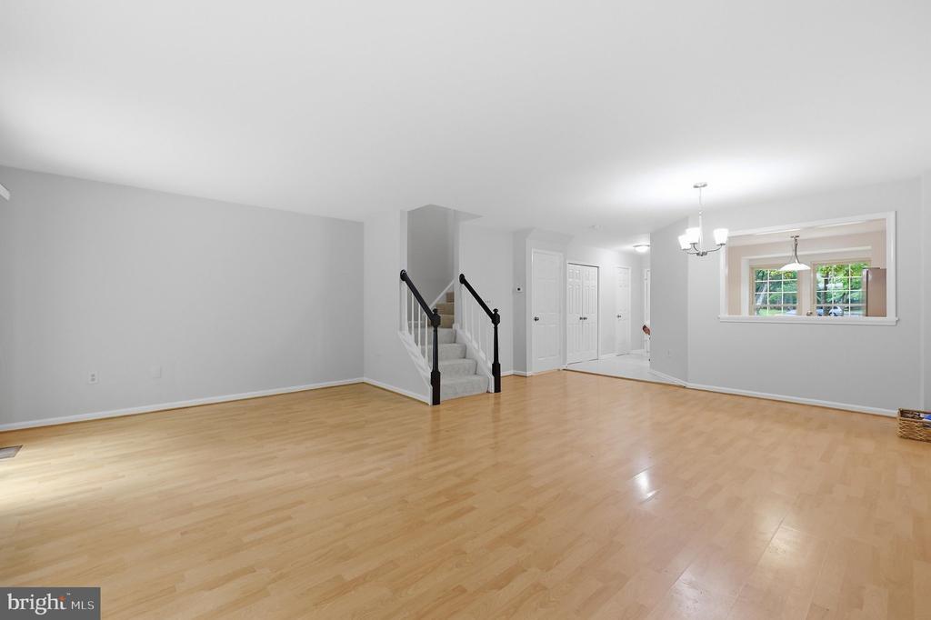 20126 SEABREEZE COURT