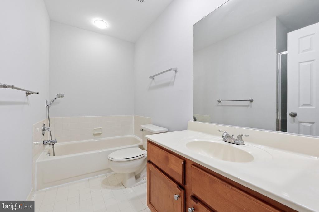 20126 SEABREEZE COURT