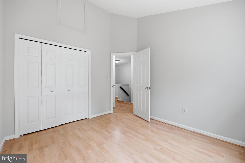 20126 SEABREEZE COURT