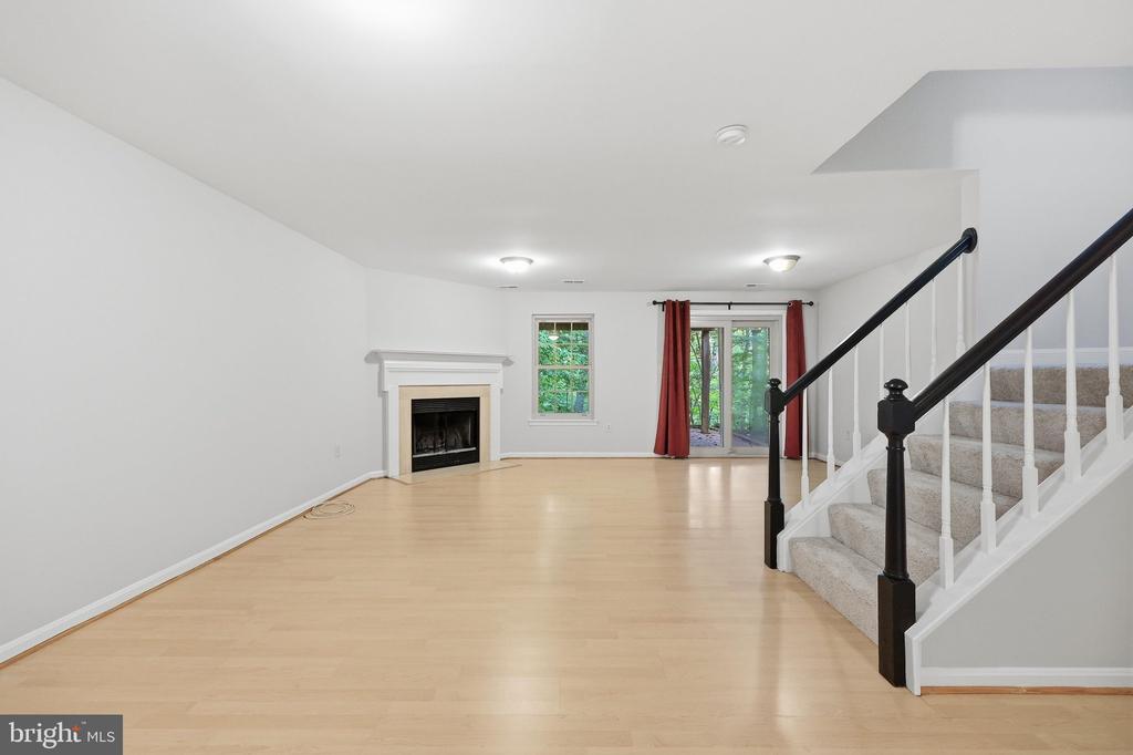 20126 SEABREEZE COURT