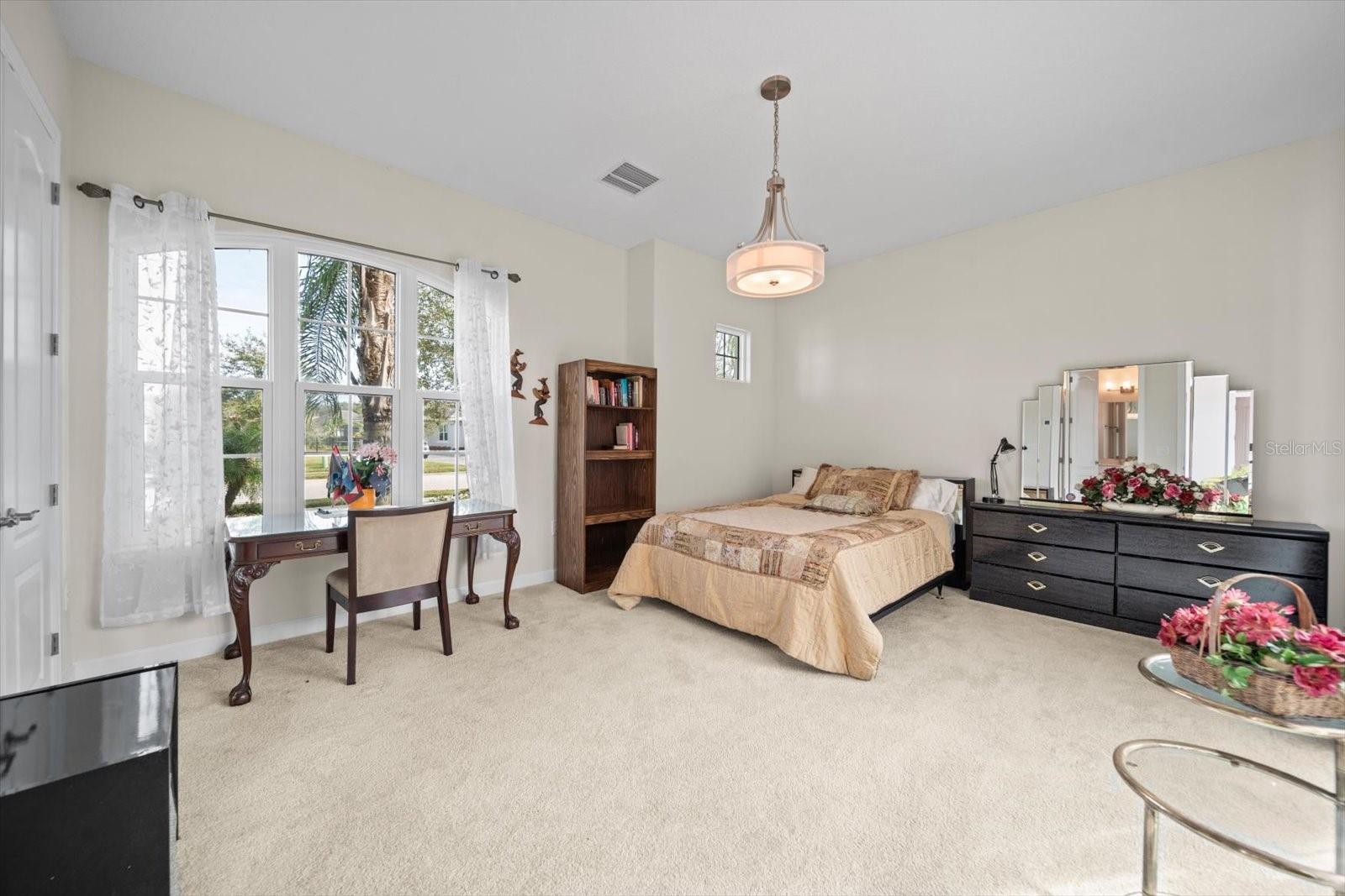 11 NEW LEATHERWOOD DR