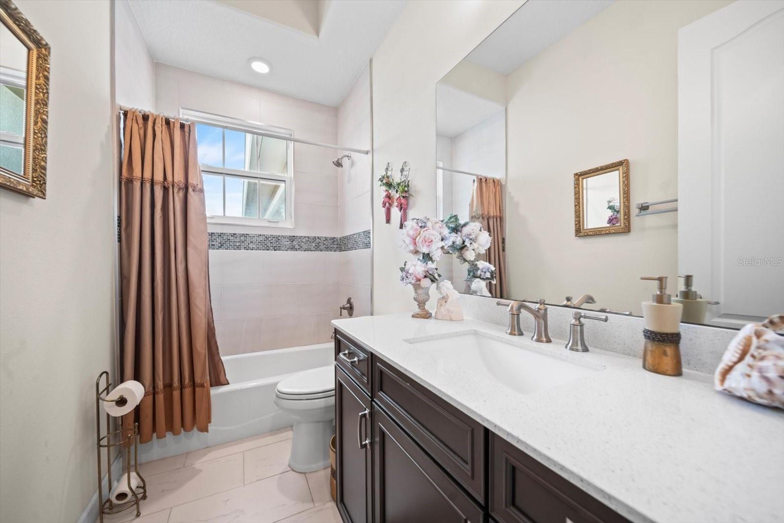 11 NEW LEATHERWOOD DR