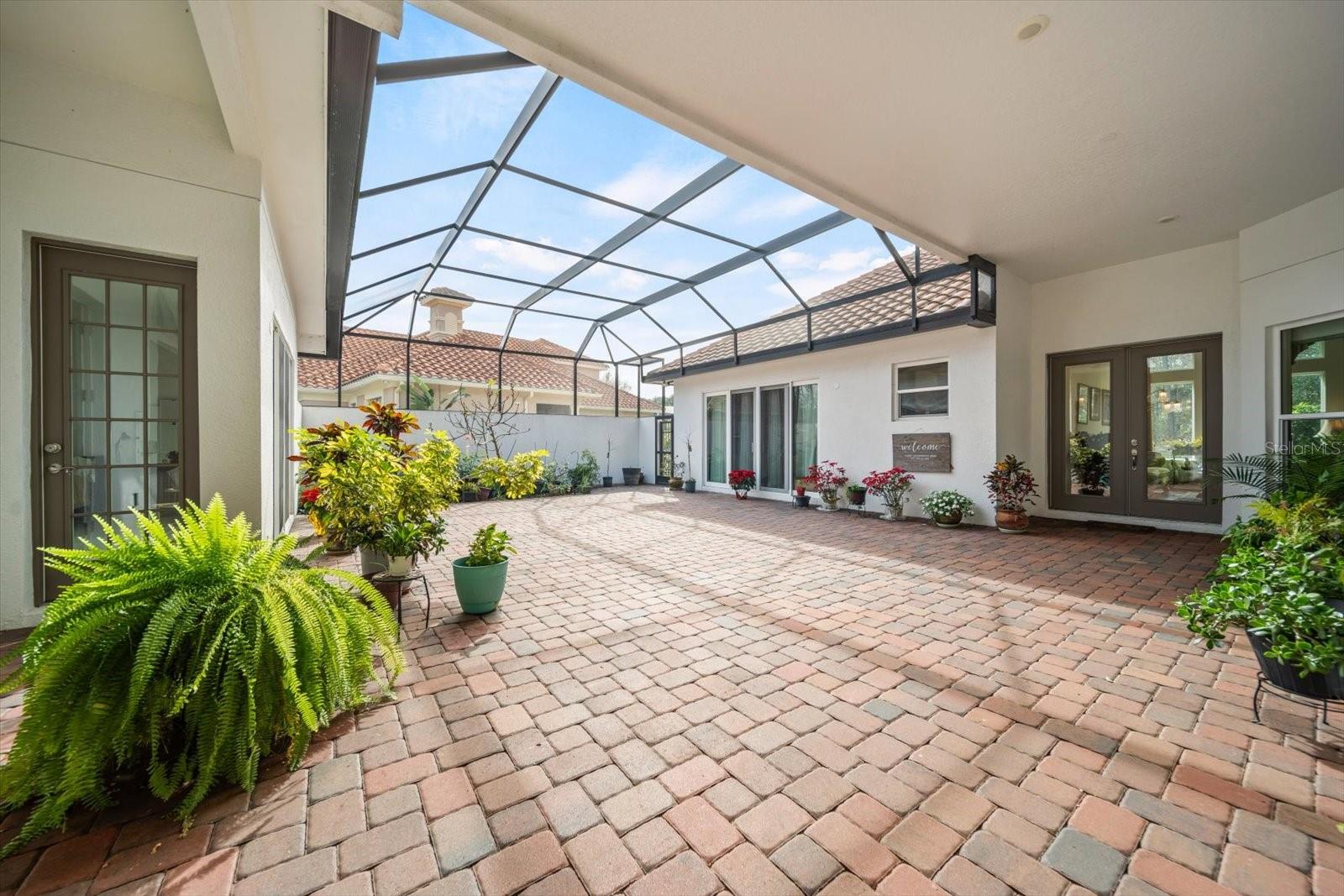 11 NEW LEATHERWOOD DR