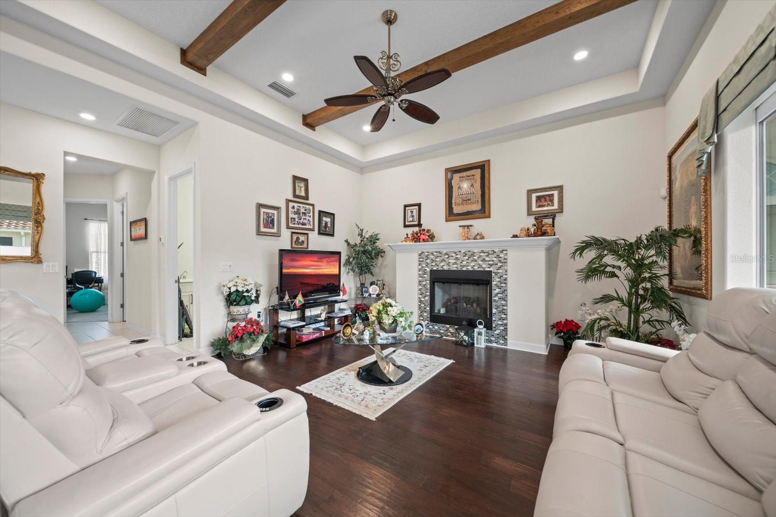 11 NEW LEATHERWOOD DR