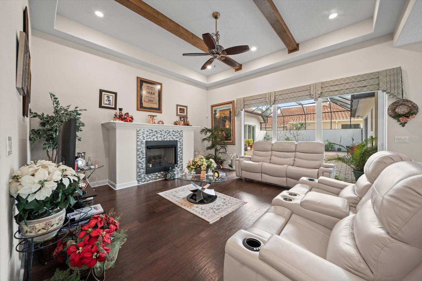 11 NEW LEATHERWOOD DR