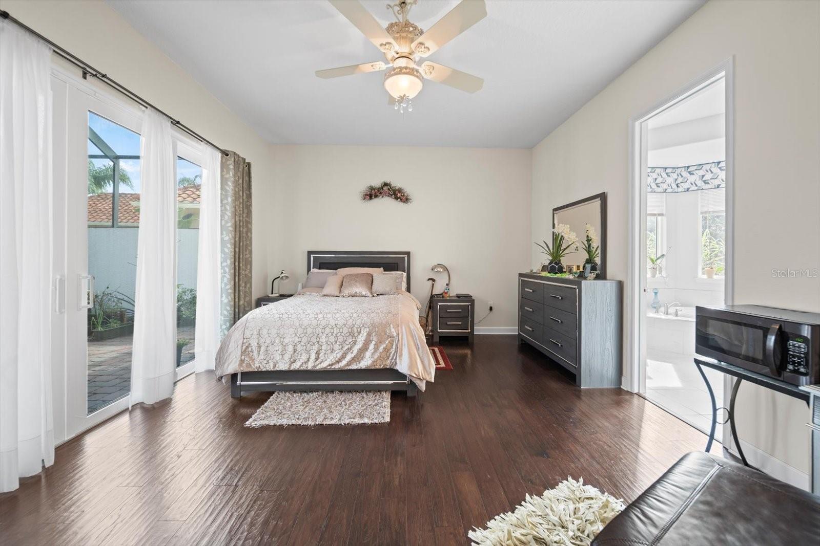 11 NEW LEATHERWOOD DR