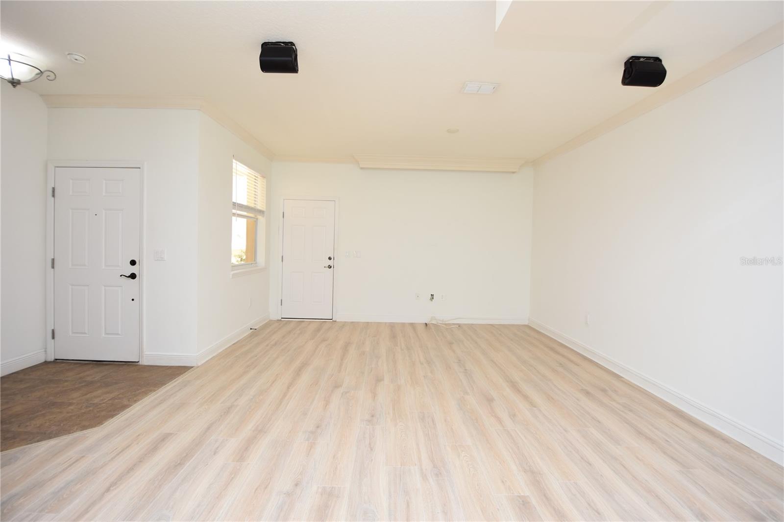 15 RIVERVIEW BND N #212