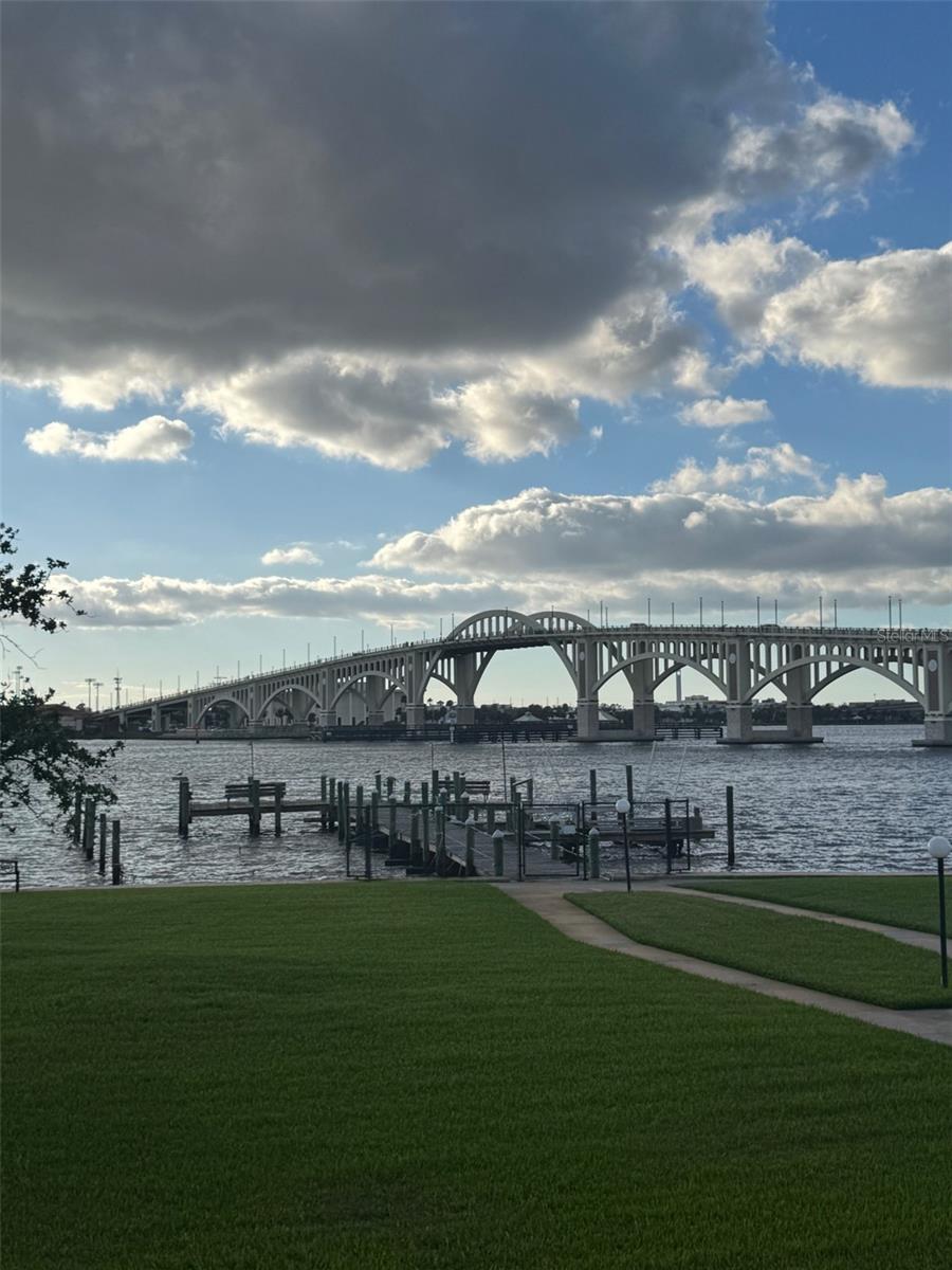 1224 S PENINSULA DR #422