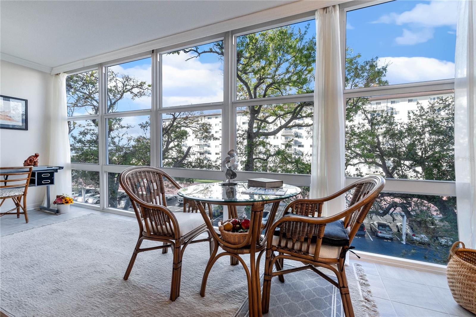 1224 S PENINSULA DR #422