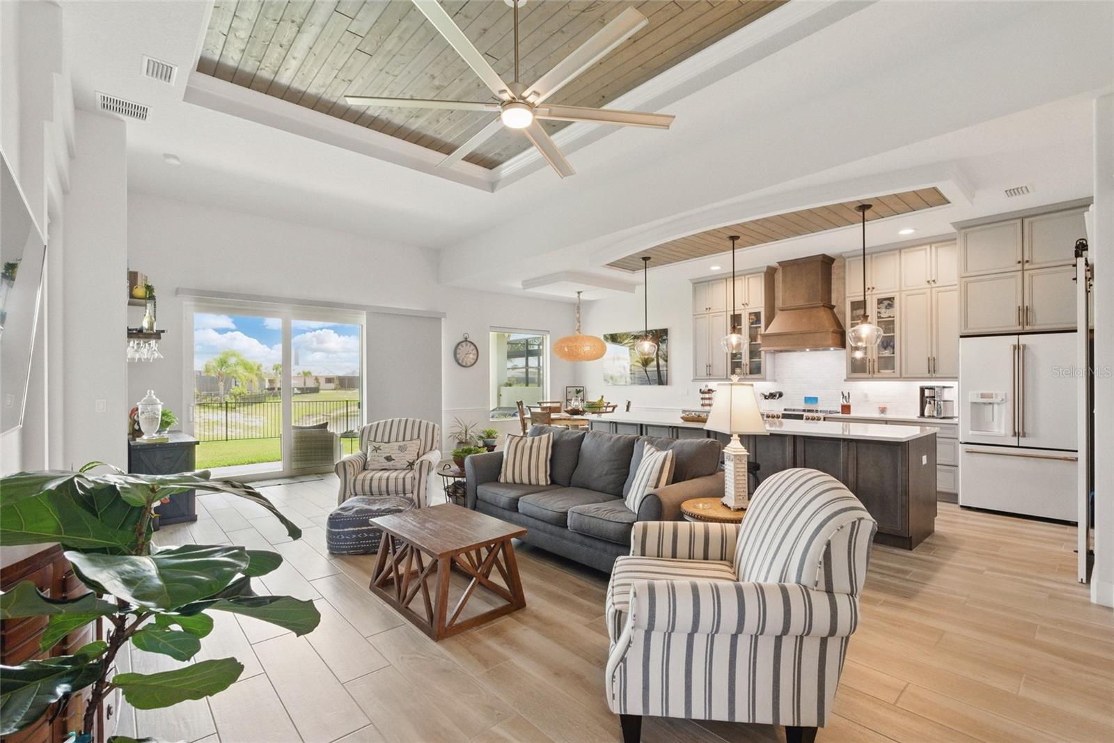 5 DEL PALMA DR