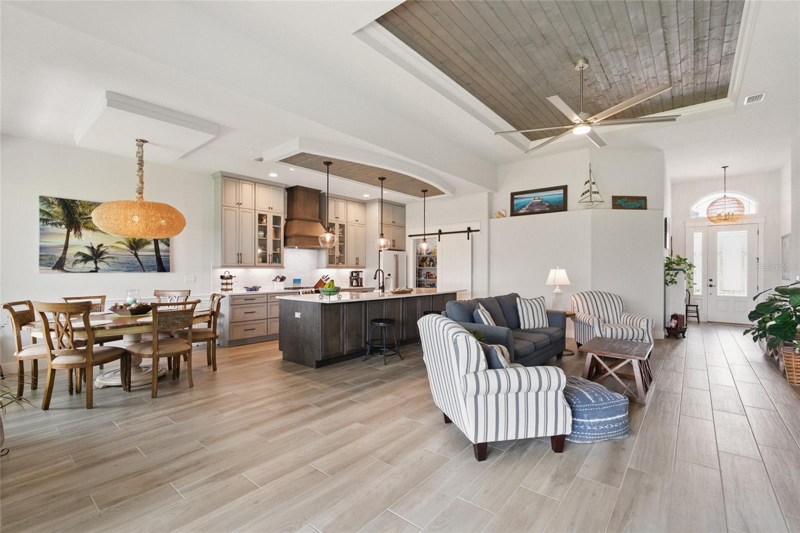 5 DEL PALMA DR
