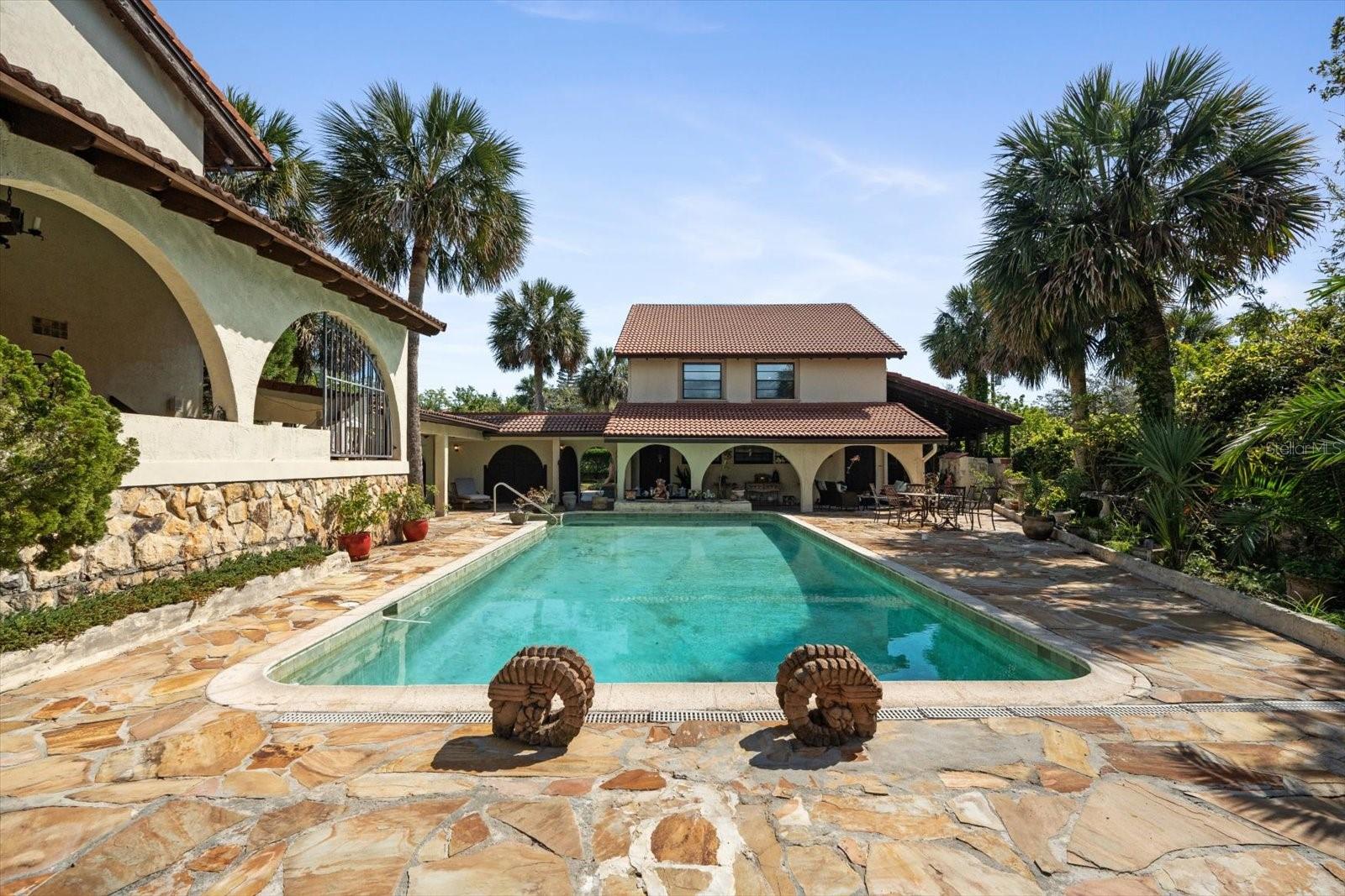 1010 JOHN ANDERSON DR