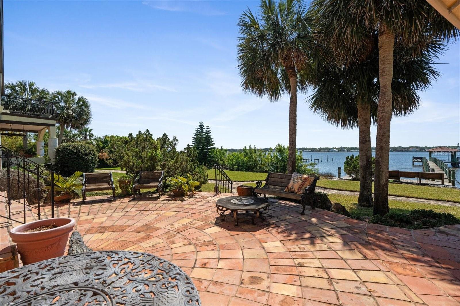 1010 JOHN ANDERSON DR