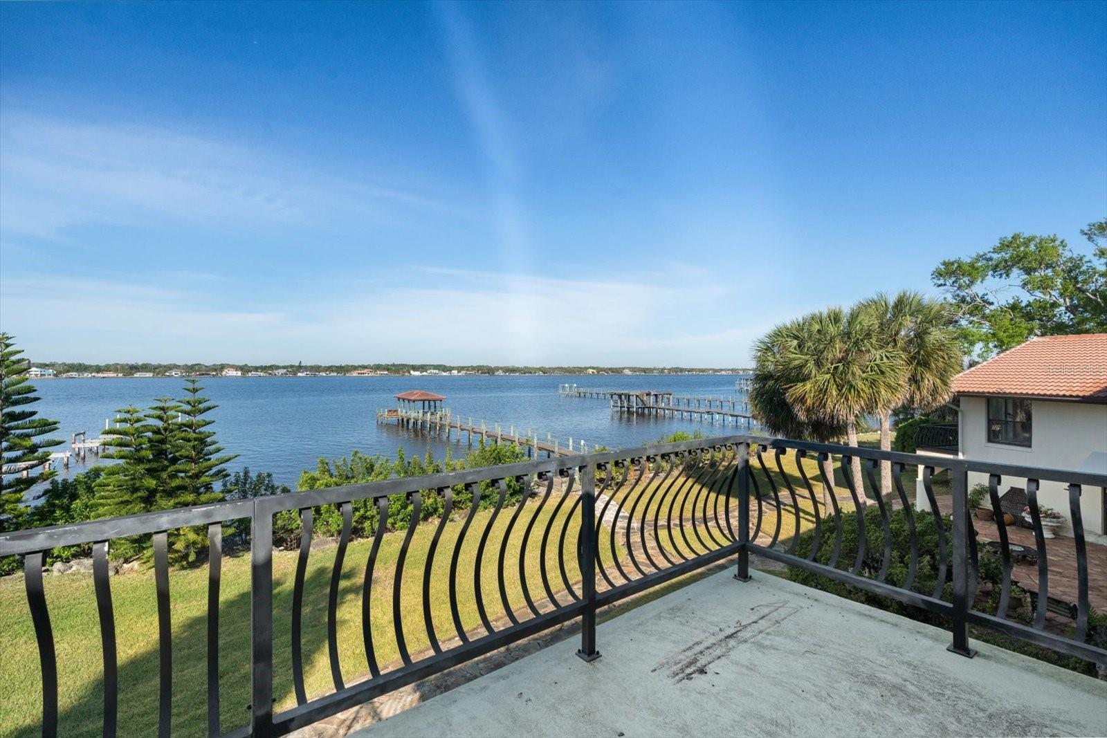 1010 JOHN ANDERSON DR