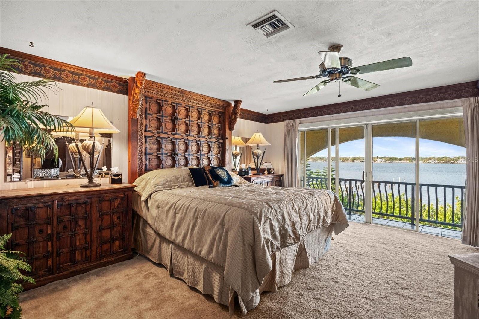 1010 JOHN ANDERSON DR