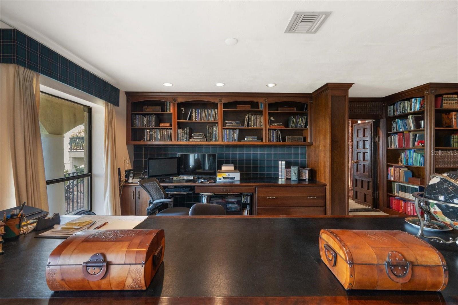 1010 JOHN ANDERSON DR