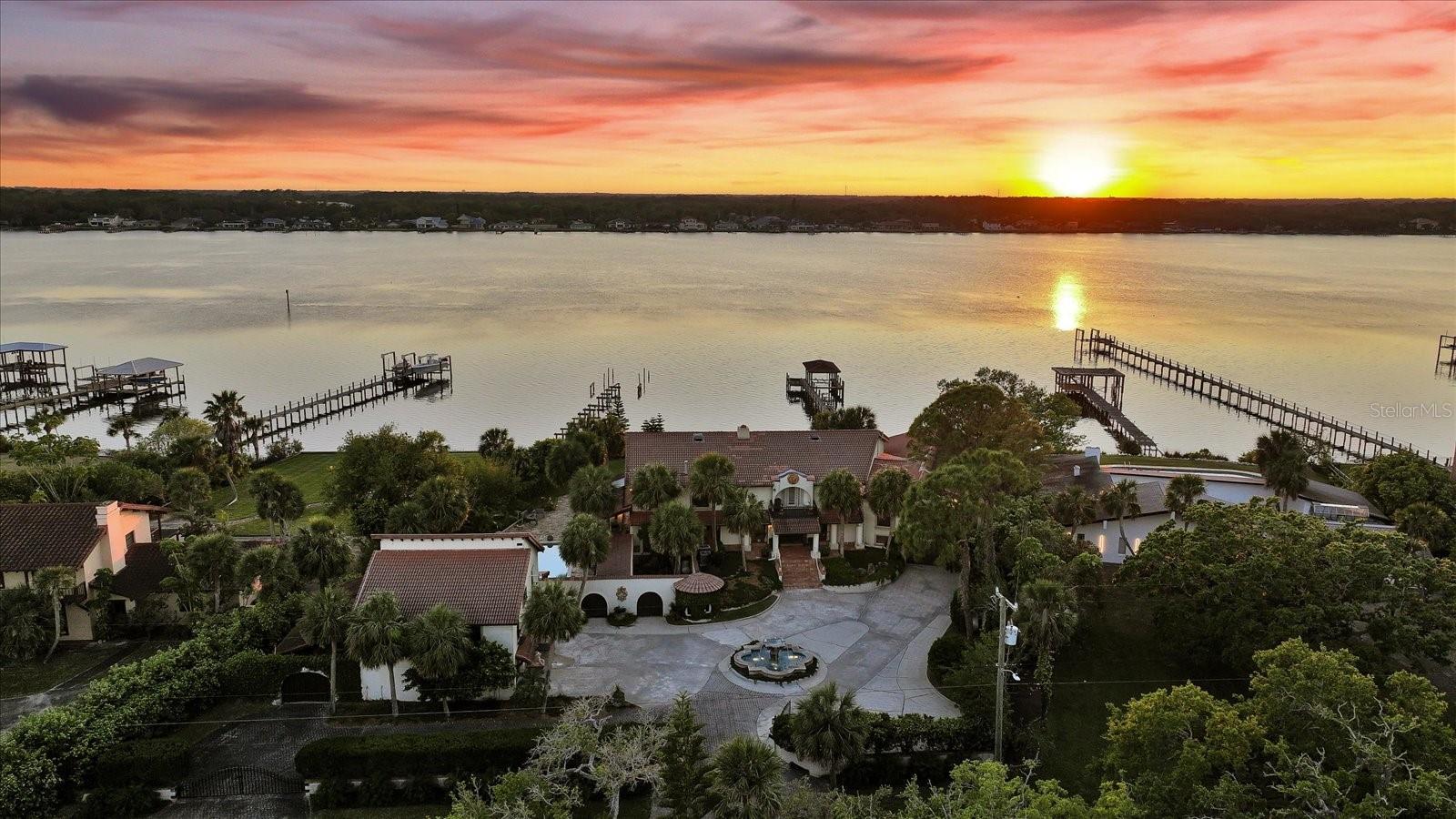 1010 JOHN ANDERSON DR