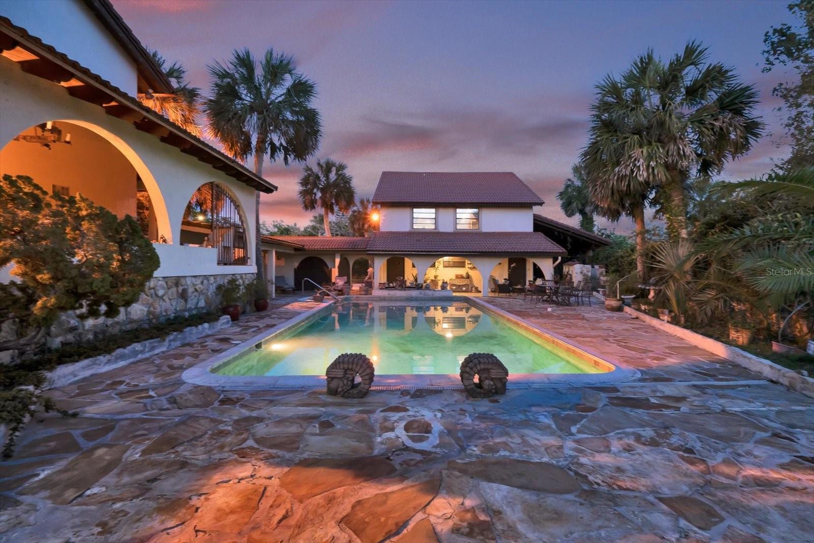 1010 JOHN ANDERSON DR