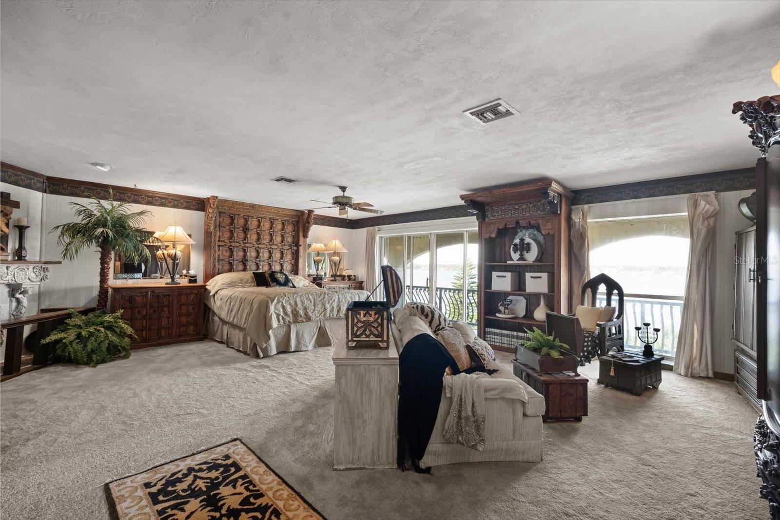 1010 JOHN ANDERSON DR