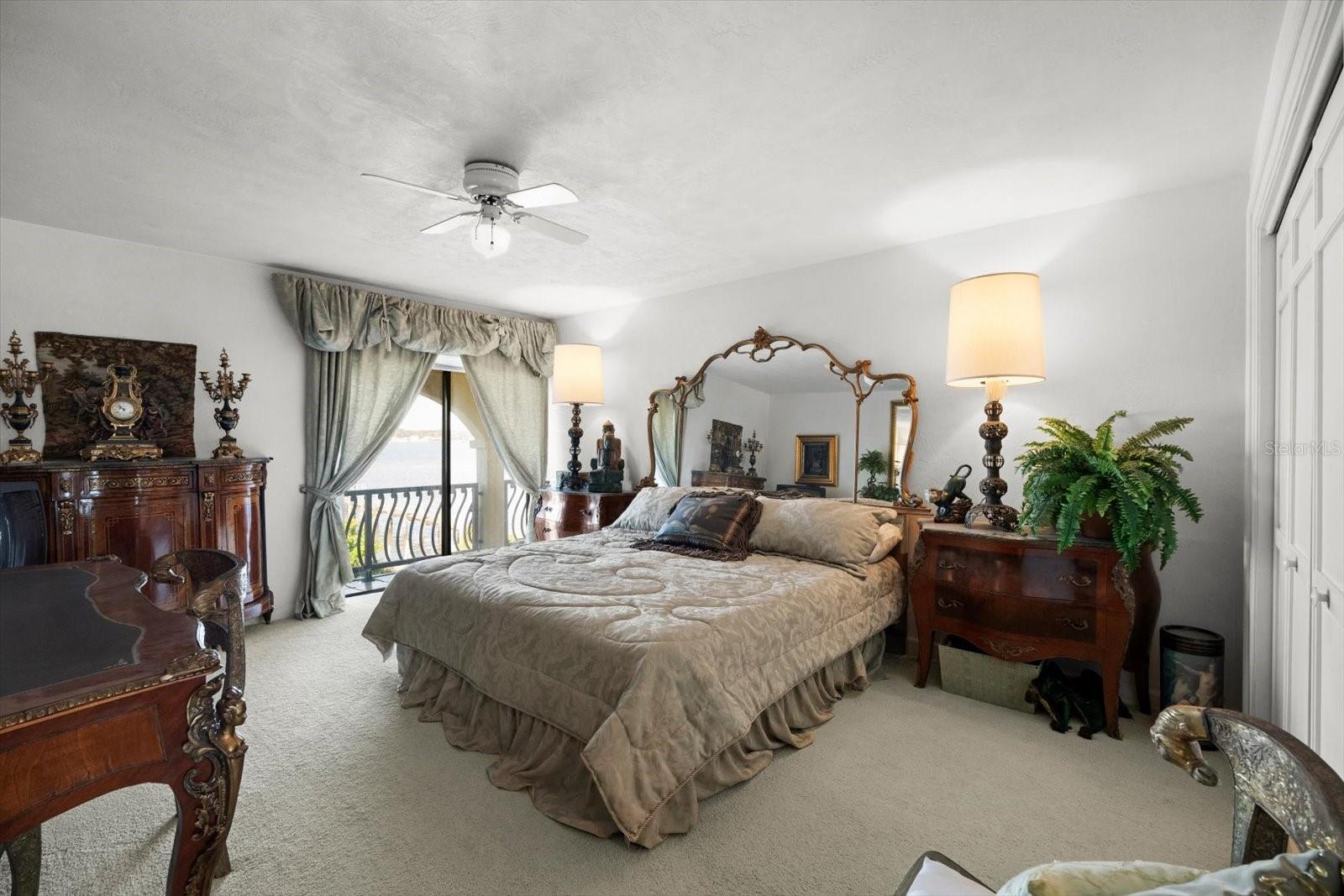 1010 JOHN ANDERSON DR