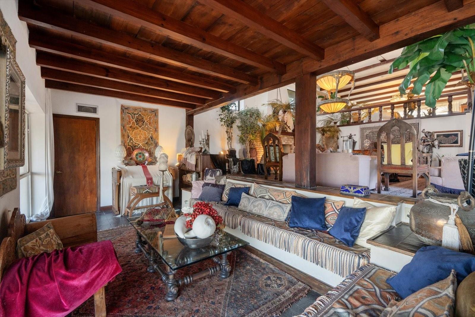 1010 JOHN ANDERSON DR