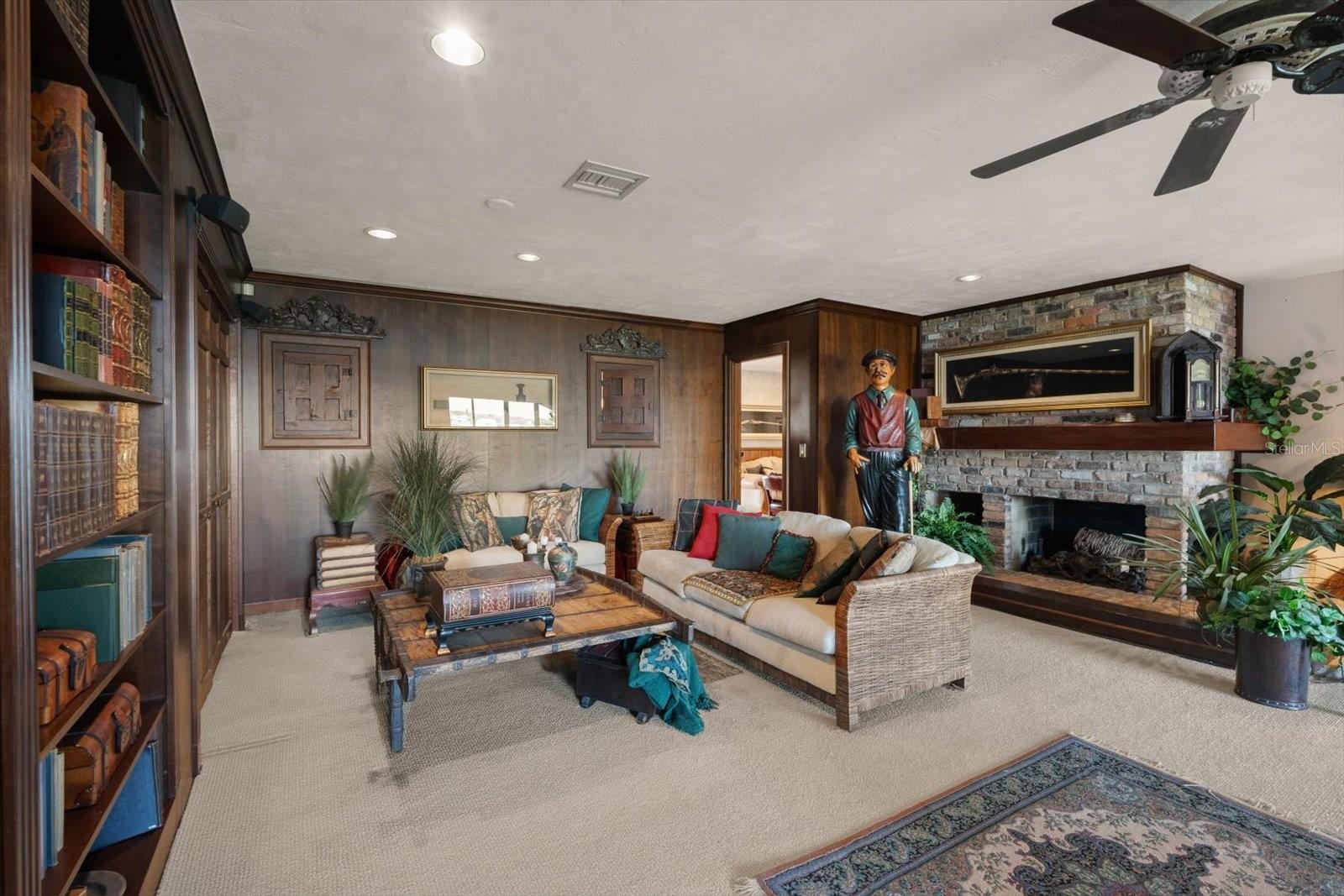 1010 JOHN ANDERSON DR