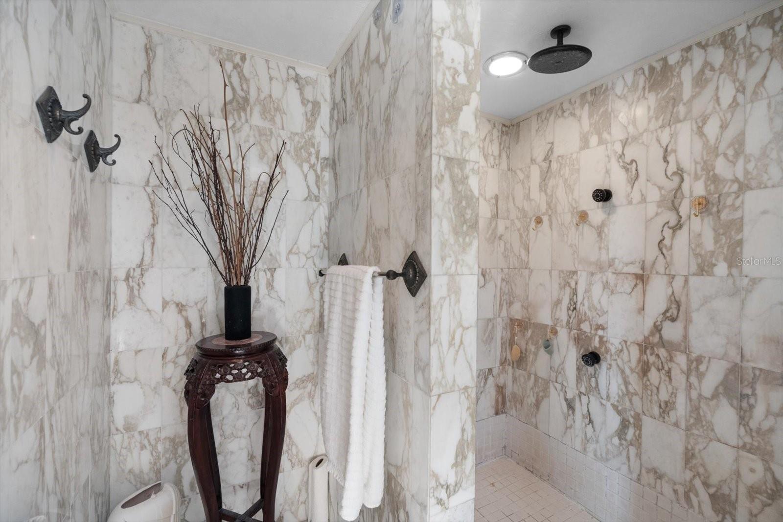 1010 JOHN ANDERSON DR