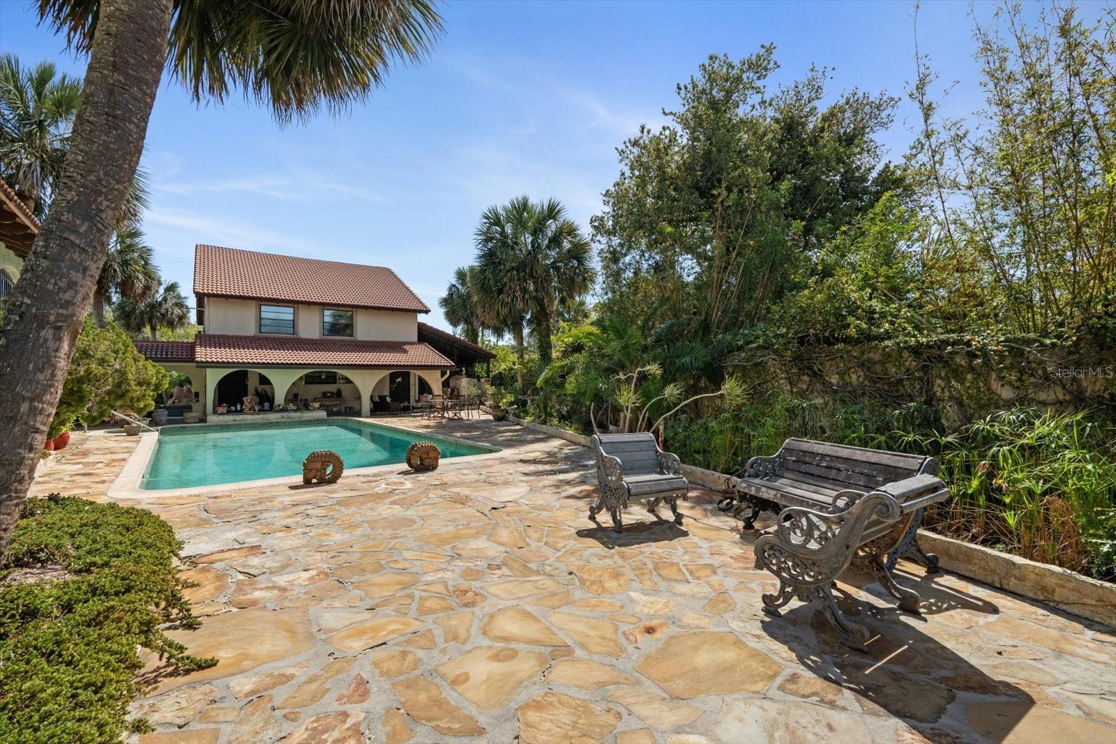 1010 JOHN ANDERSON DR