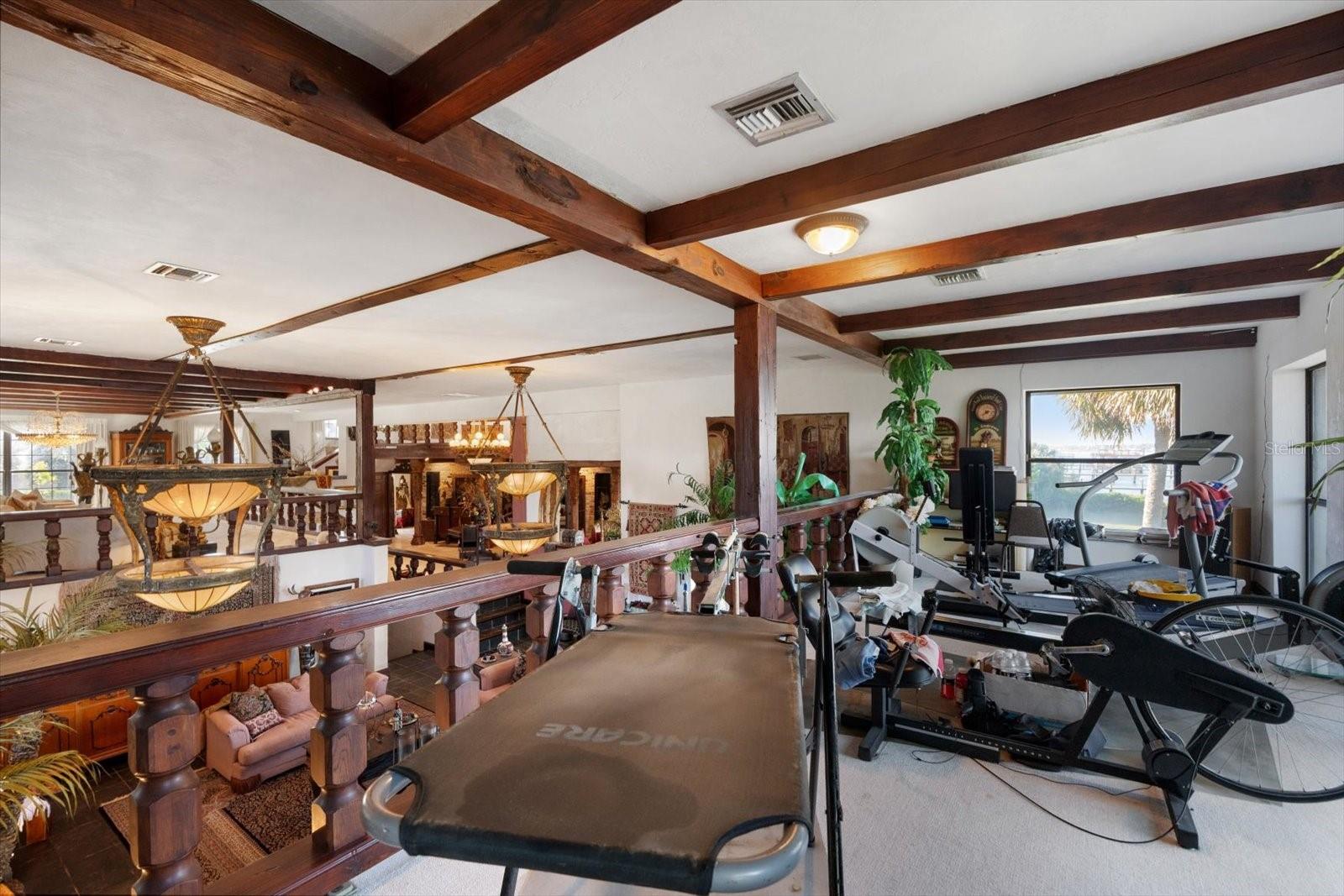 1010 JOHN ANDERSON DR