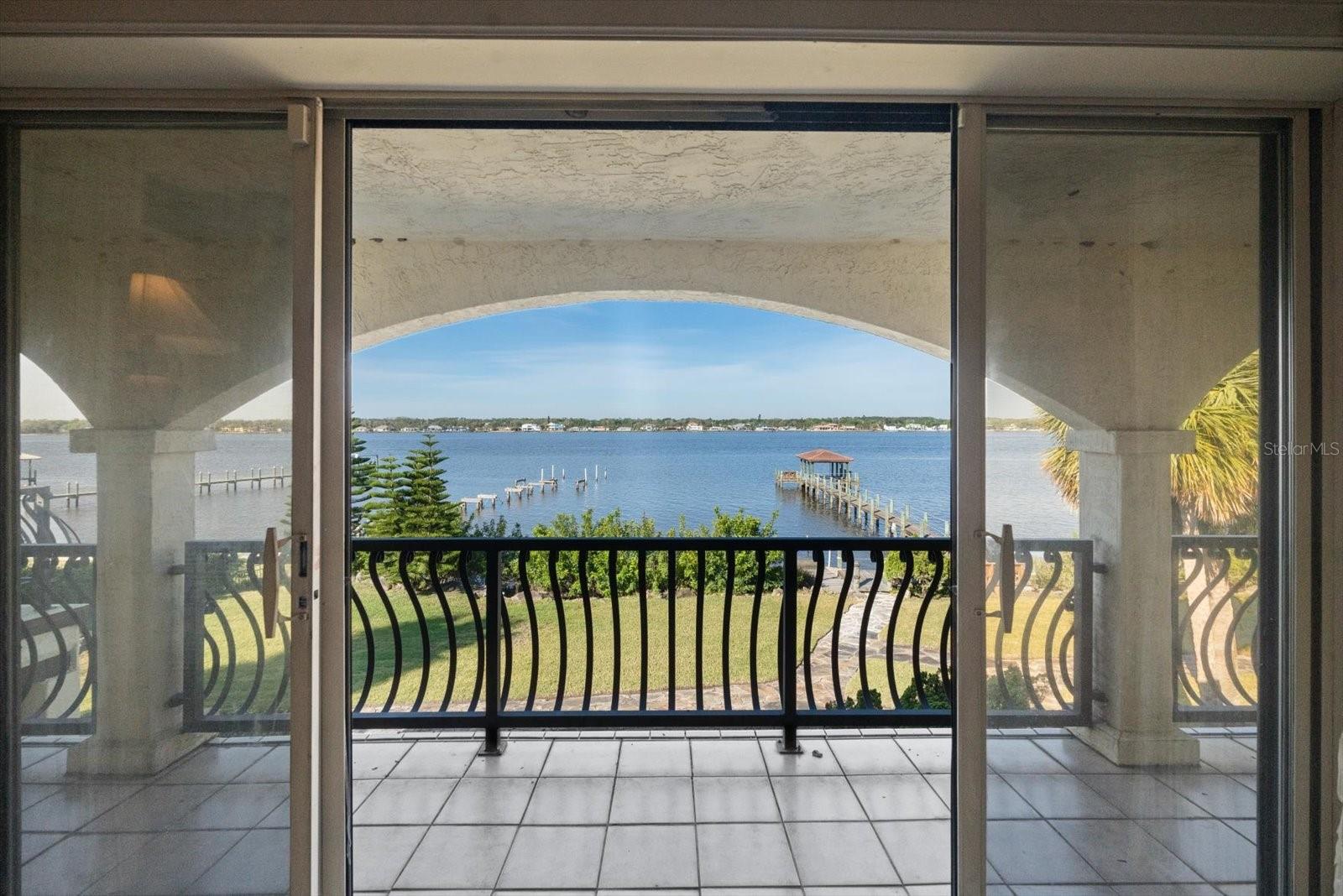 1010 JOHN ANDERSON DR