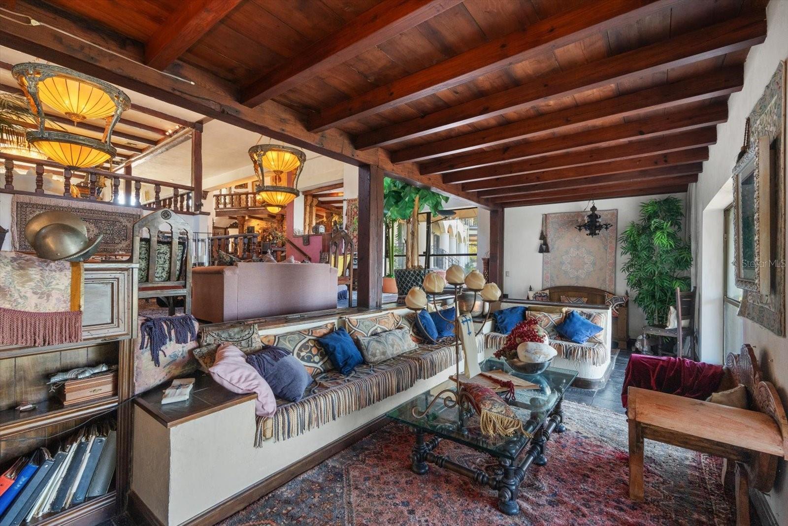 1010 JOHN ANDERSON DR