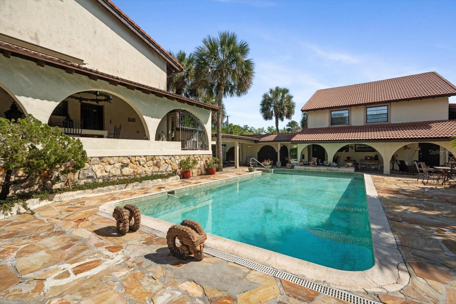 1010 JOHN ANDERSON DR