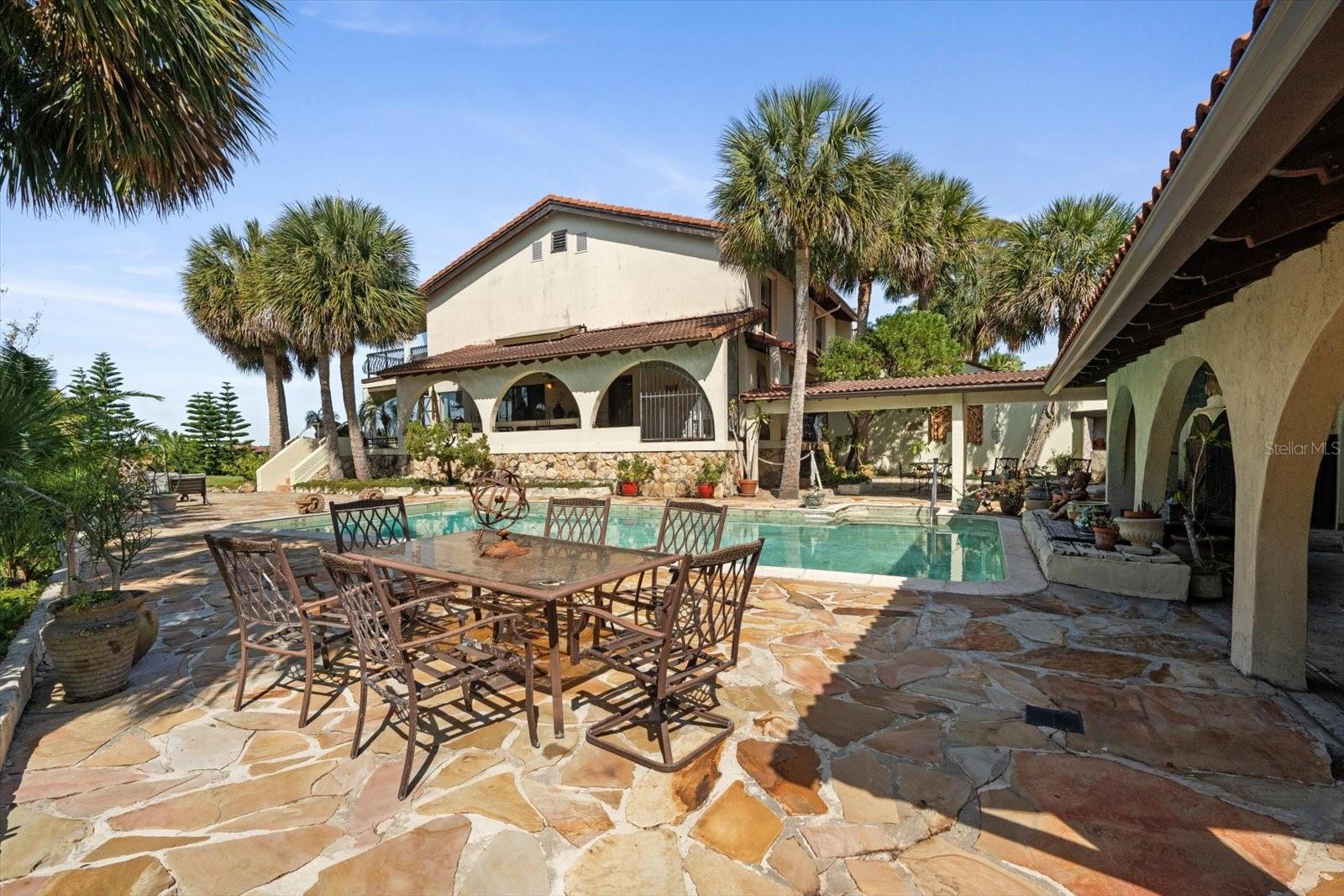 1010 JOHN ANDERSON DR