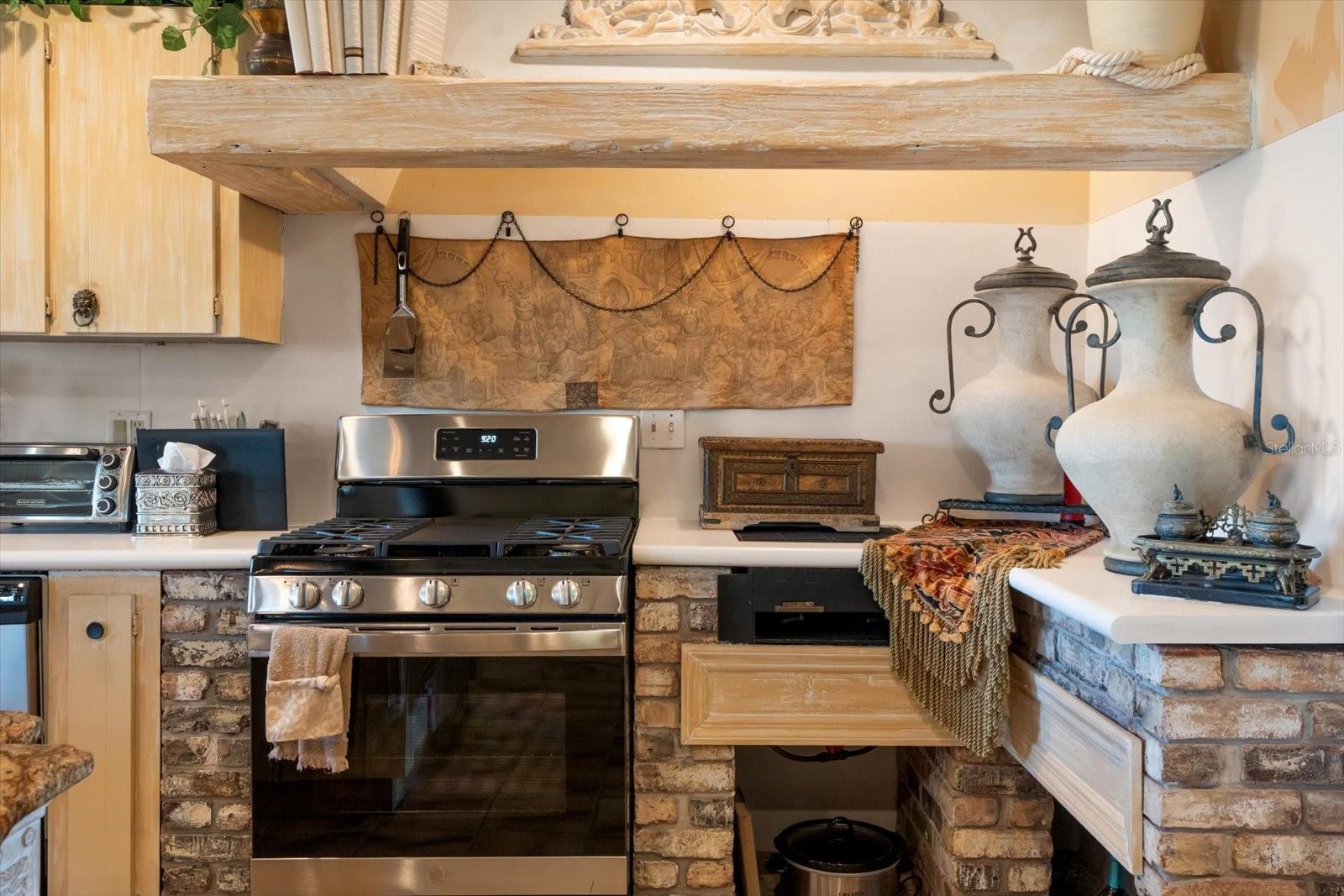 1010 JOHN ANDERSON DR