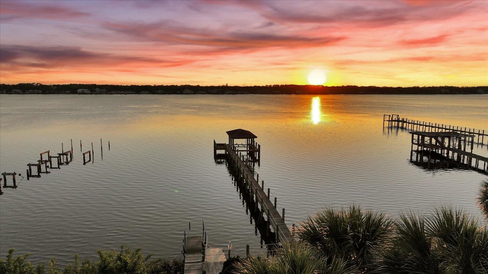 1010 JOHN ANDERSON DR