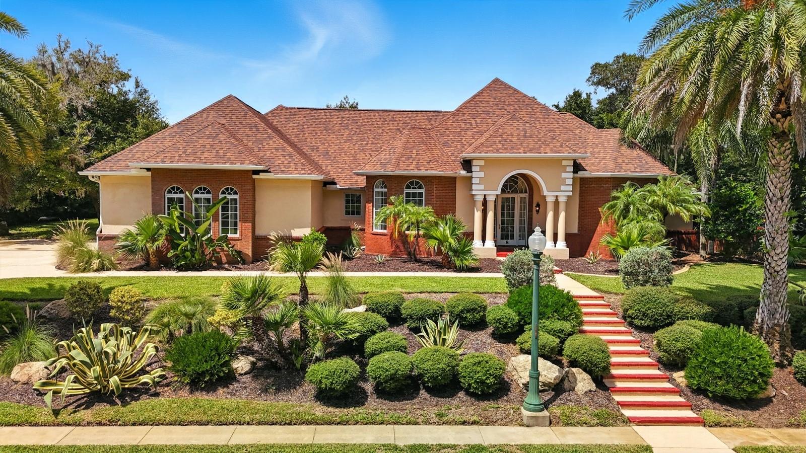 8 IVEY LN